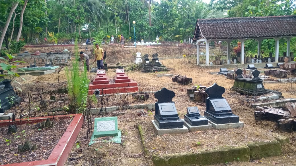 Bersih Makam Ngasinan